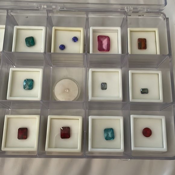 Lot of Assorted Real Gems - Picture 3 of 5